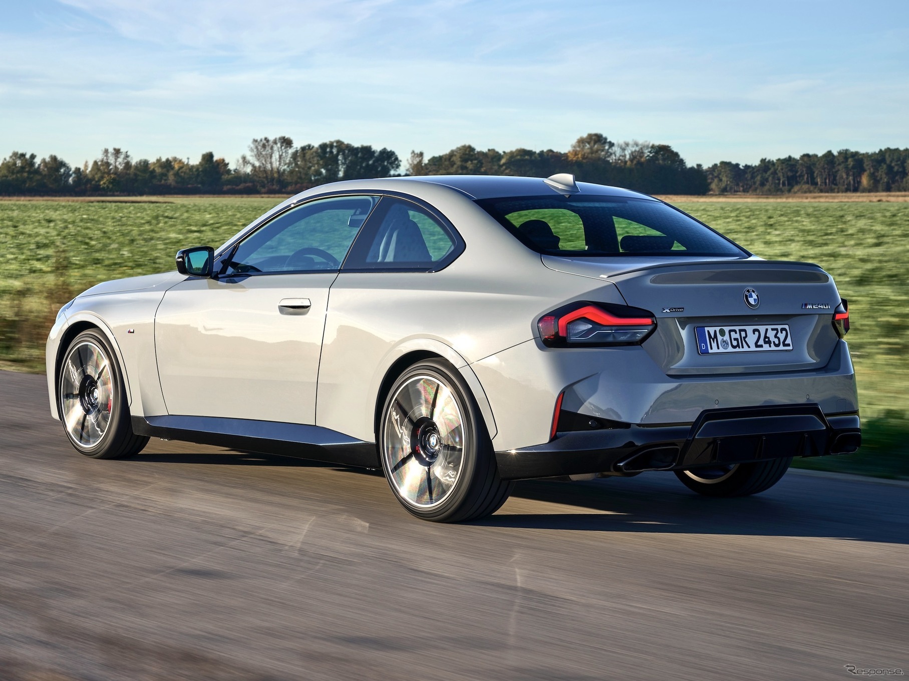 BMW 2シリーズクーペ：M240i xDrive