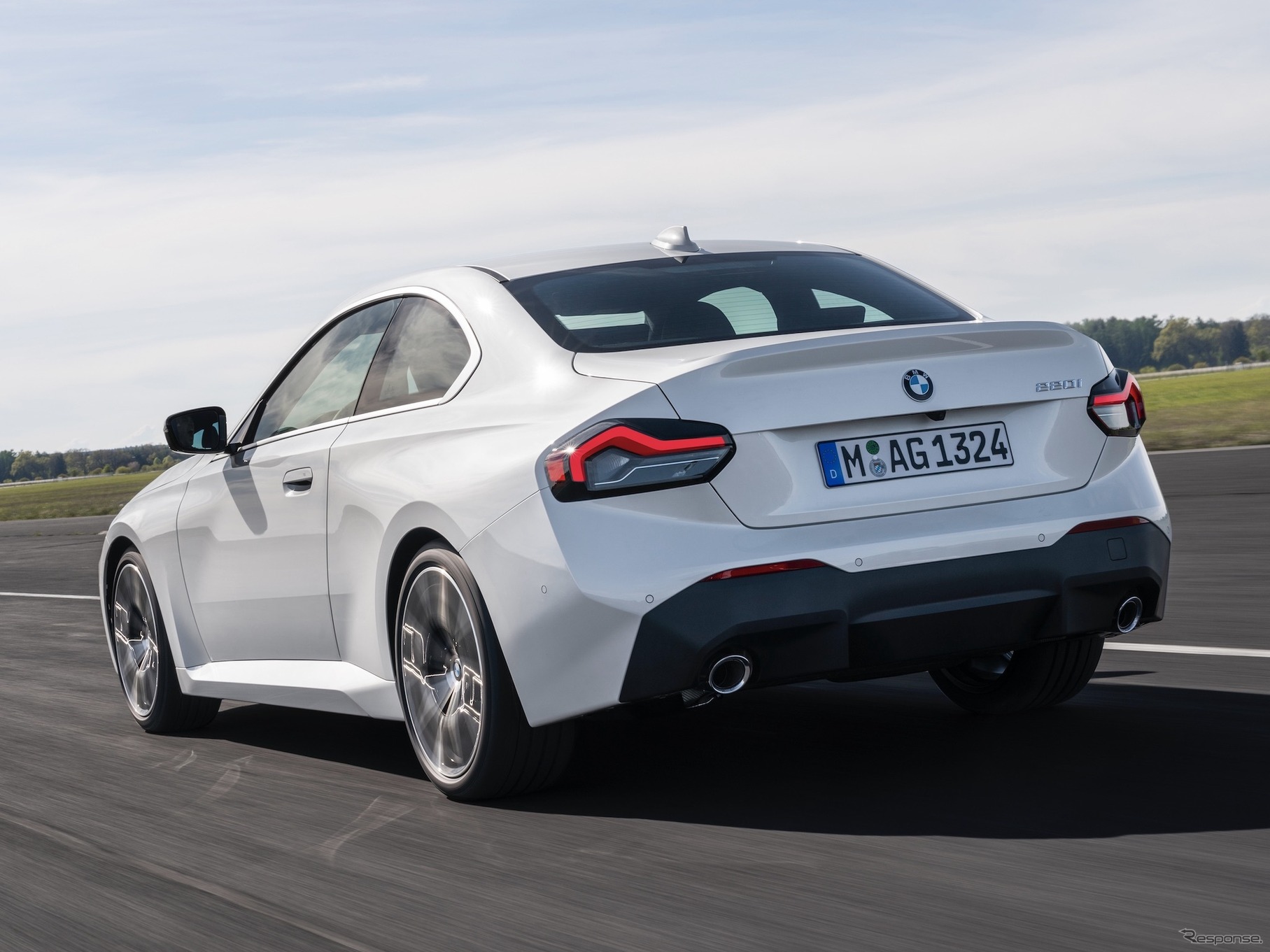 BMW 2シリーズクーペ：220i