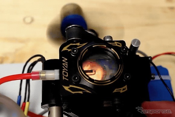 燃焼室が観察できる4ストローク超小型エンジンモデル