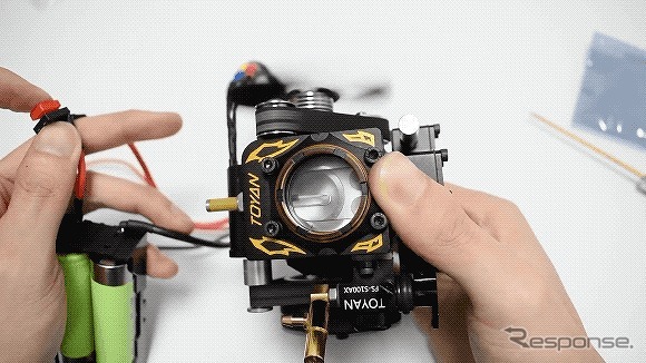 燃焼室が観察できる4ストローク超小型エンジンモデル