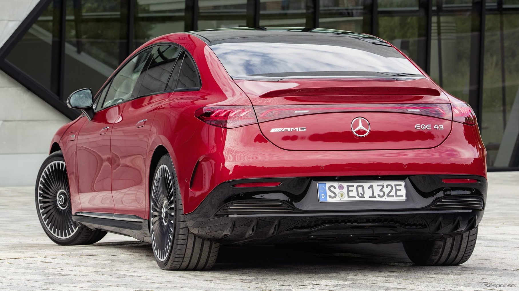 メルセデスAMG EQE 43 4MATIC