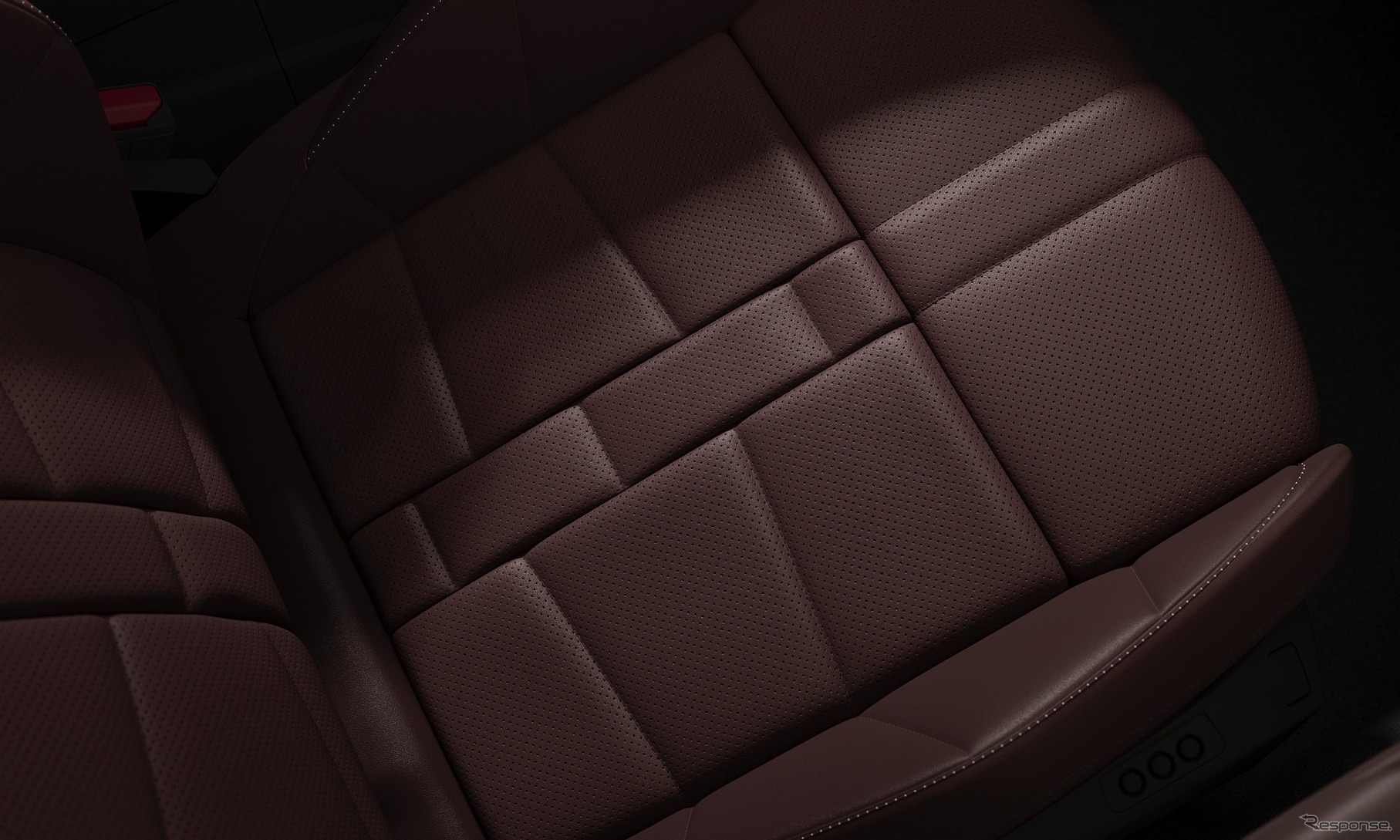 DS 9：ウォッチストラップデザインのシート、表皮はナッパレザー