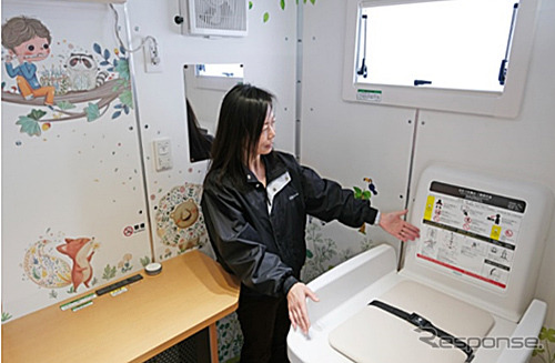 オムツ交換台を設置した個室