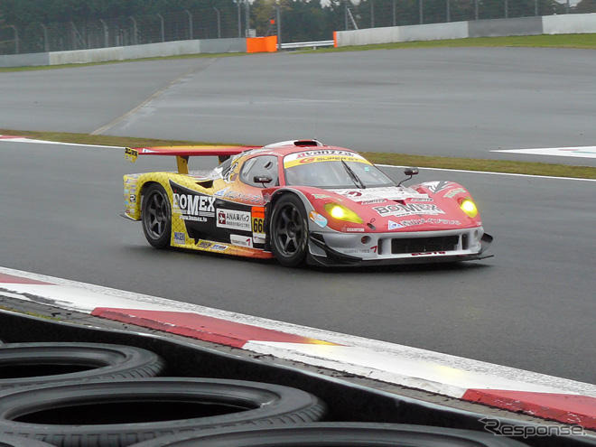 【SUPER GT 第9戦】写真蔵…GT300、順位決定