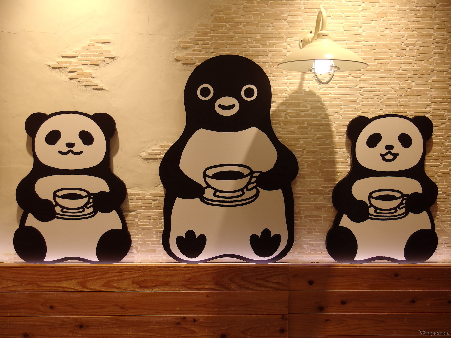 Suicaのペンギン×ハミングカフェbyプレミィ・コロミィ：店内　(c) Chiharu Sakazaki／JR東日本／DENTSU　Suica by JR東日本