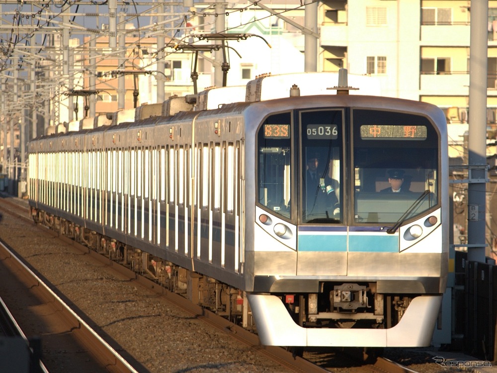 東陽町を経由する有楽町線の延伸で混雑緩和の期待が高まる東京メトロ東西線。