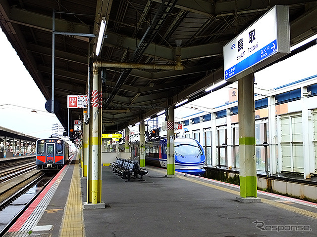 因美線が分岐する山陰本線鳥取駅。浜坂～鳥取間は大阪直通の特急『はまかぜ』も運行されているものの、大半を占める普通列車は、そのほとんどが同区間での折返し運行となっている