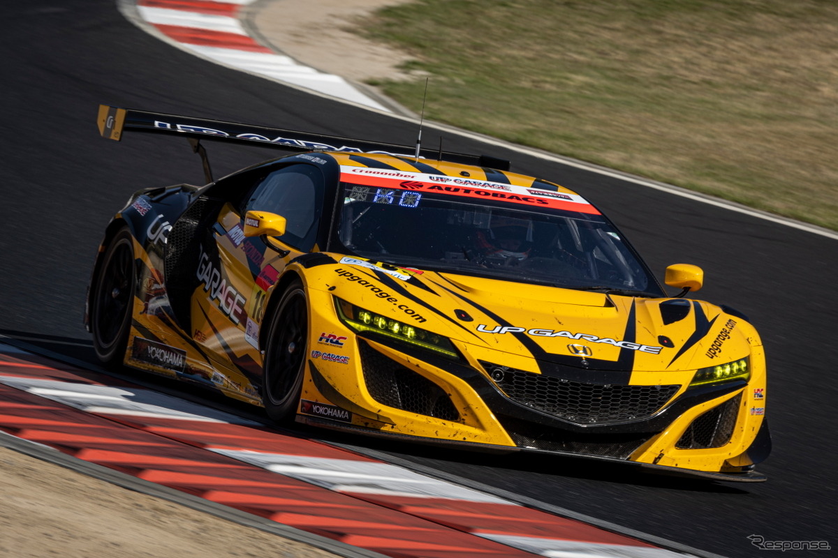 GT300クラス2位の#18 UPGARAGE NSX GT3（小林崇志／太田格之進）