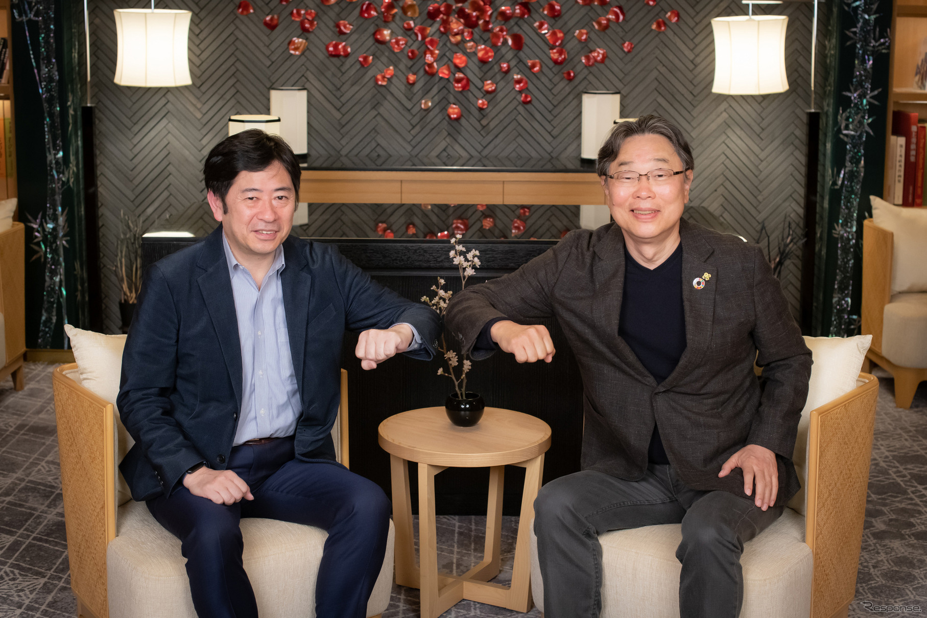 ジオテクノロジーズ 杉原博茂 代表取締役社長 CEO（右）とウィラー 村瀬茂高 代表取締役（左）