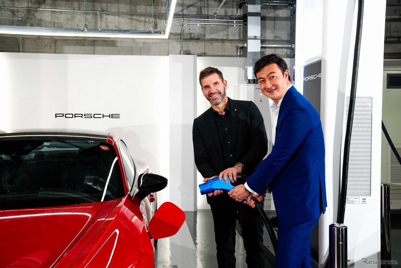 ポルシェジャパン ミヒャエル・キルシュ社長（左）とアウディ ジャパン  マティアス・シェーパース ブランド ディレクター（右）