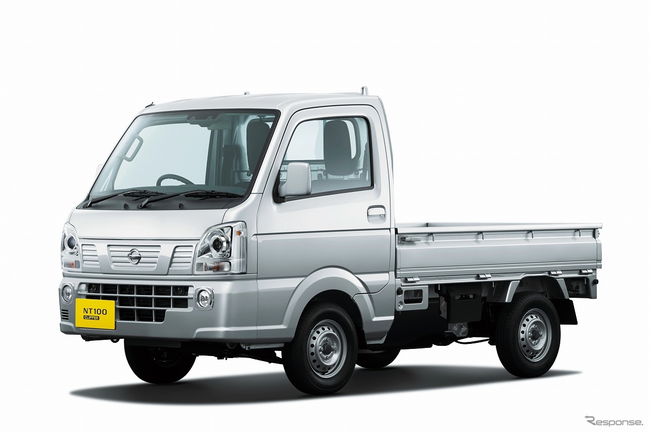 日産 NT100クリッパー GX（シルキーシルバー）
