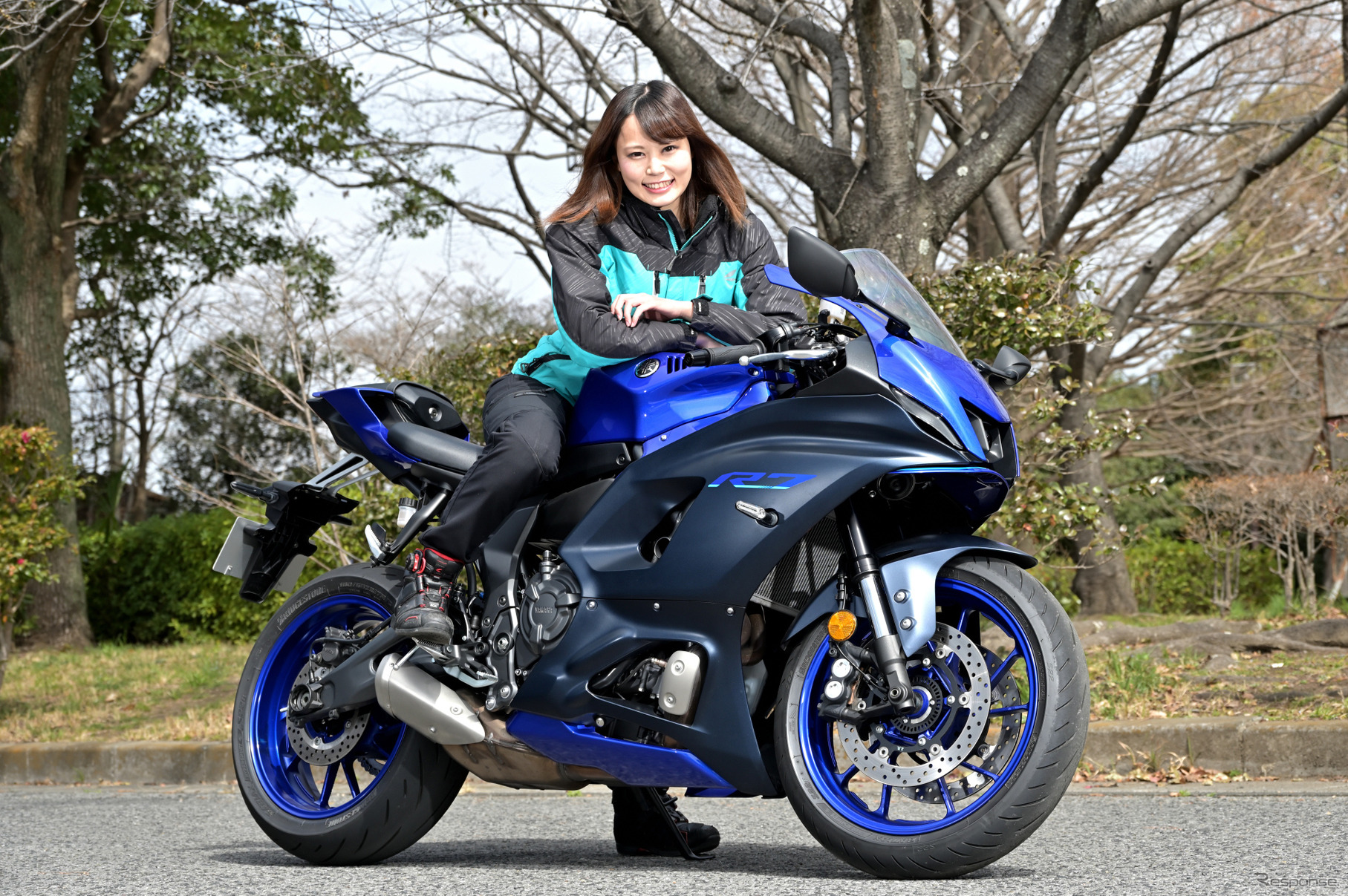 小鳥遊レイラさんとヤマハ YZF-R7