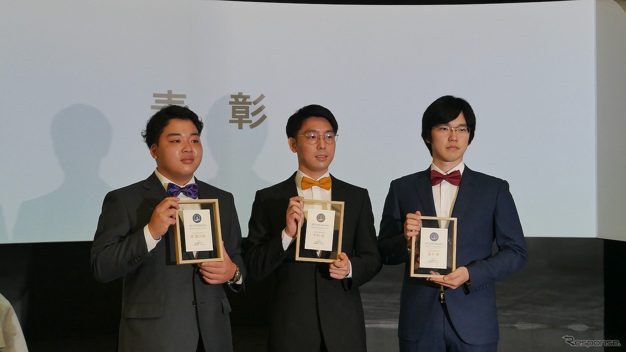 左から銀賞の原 慧太朗さん、金賞の中村哲さん、銅賞の藤井 樹さん