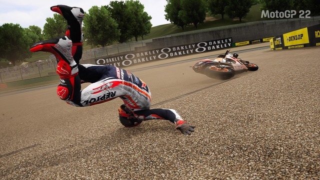 ゲーマー諸君！ゲームだからって運転ナメてない？バイク声優が『MotoGP 22』で役立つ運転テクを”現実の”サーキットで伝授！