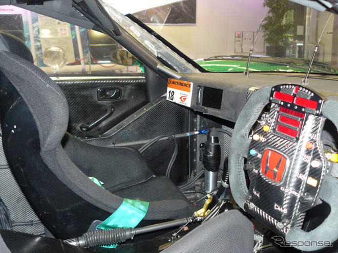 【SUPER GT】写真蔵…TAKATA 童夢 NSX07 コックピット