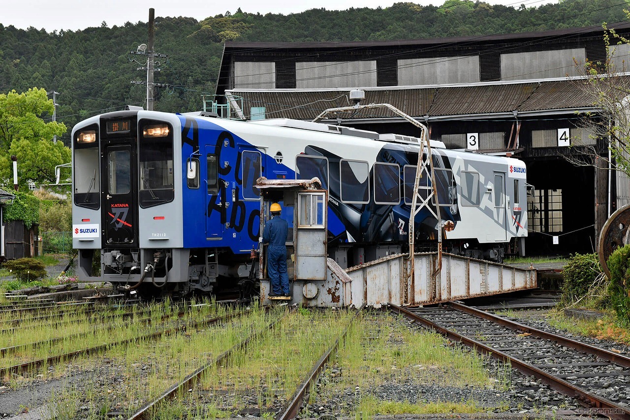 KATANAラッピング列車