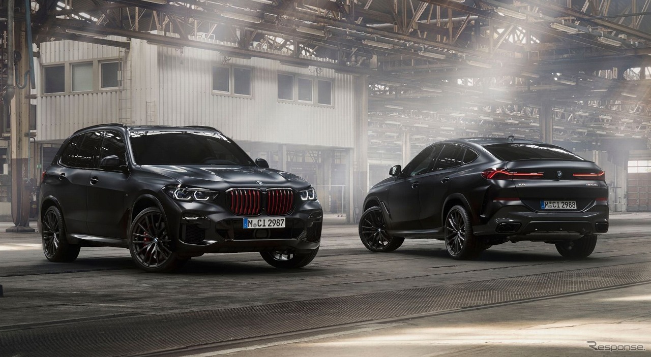 BMW X5 エディションブラックバーミリオン（左）とX6 エディションブラックバーミリオン（右）