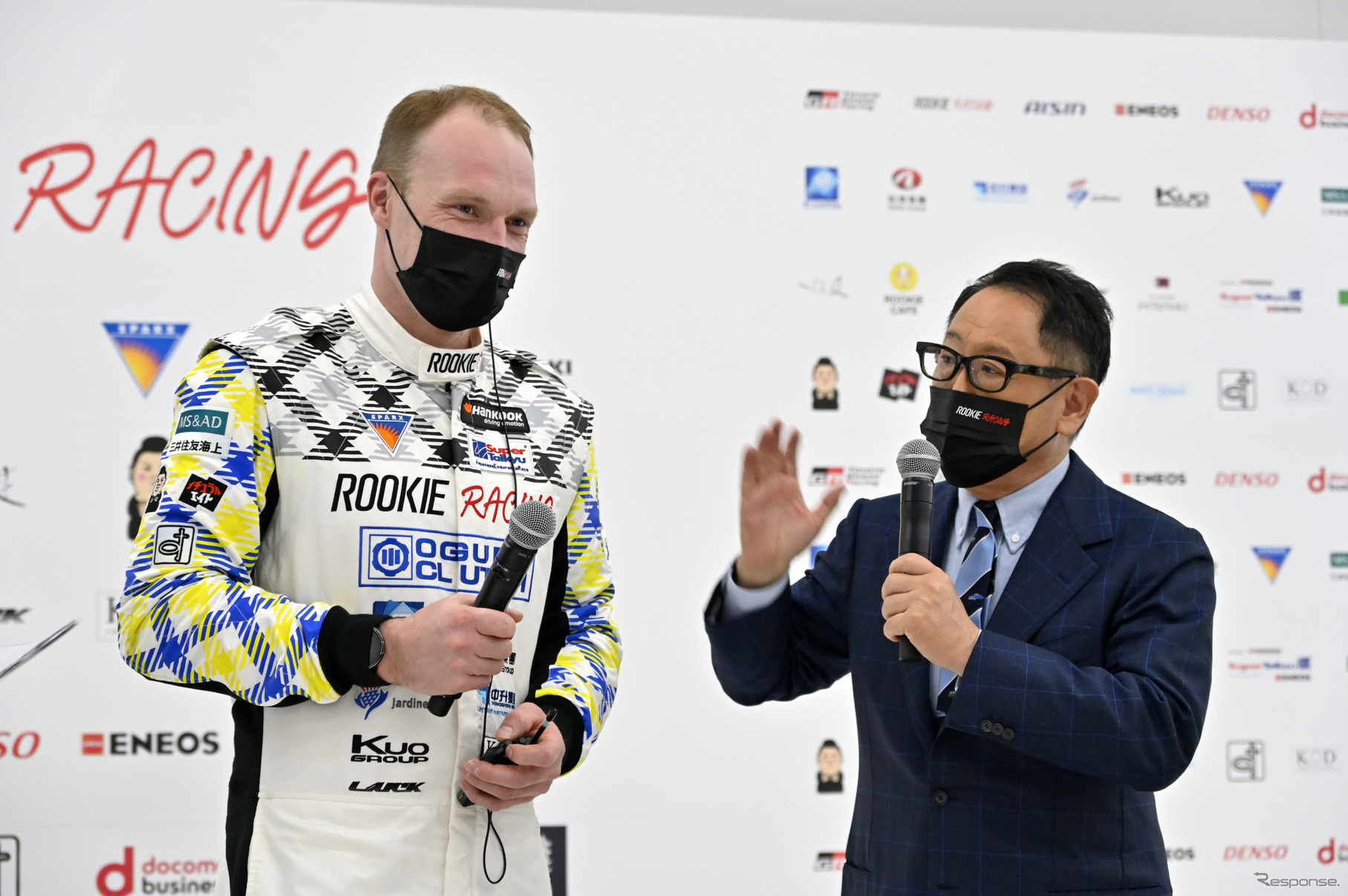ラトバラ選手兼代表（向かって左）とモリゾウこと豊田社長