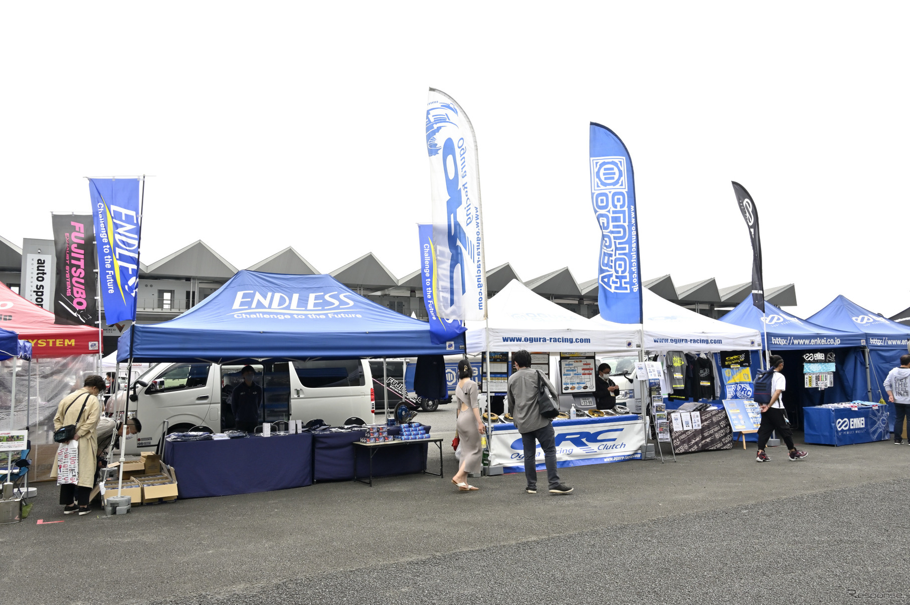 NAPAC加盟メーカーの展示