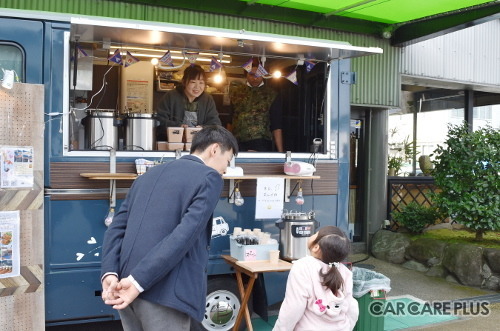 町のクルマ屋さんでお勉強？ 　家族みんなで「暮らしのヒント」を学ぶ… 奈良市・ガラージュモリ