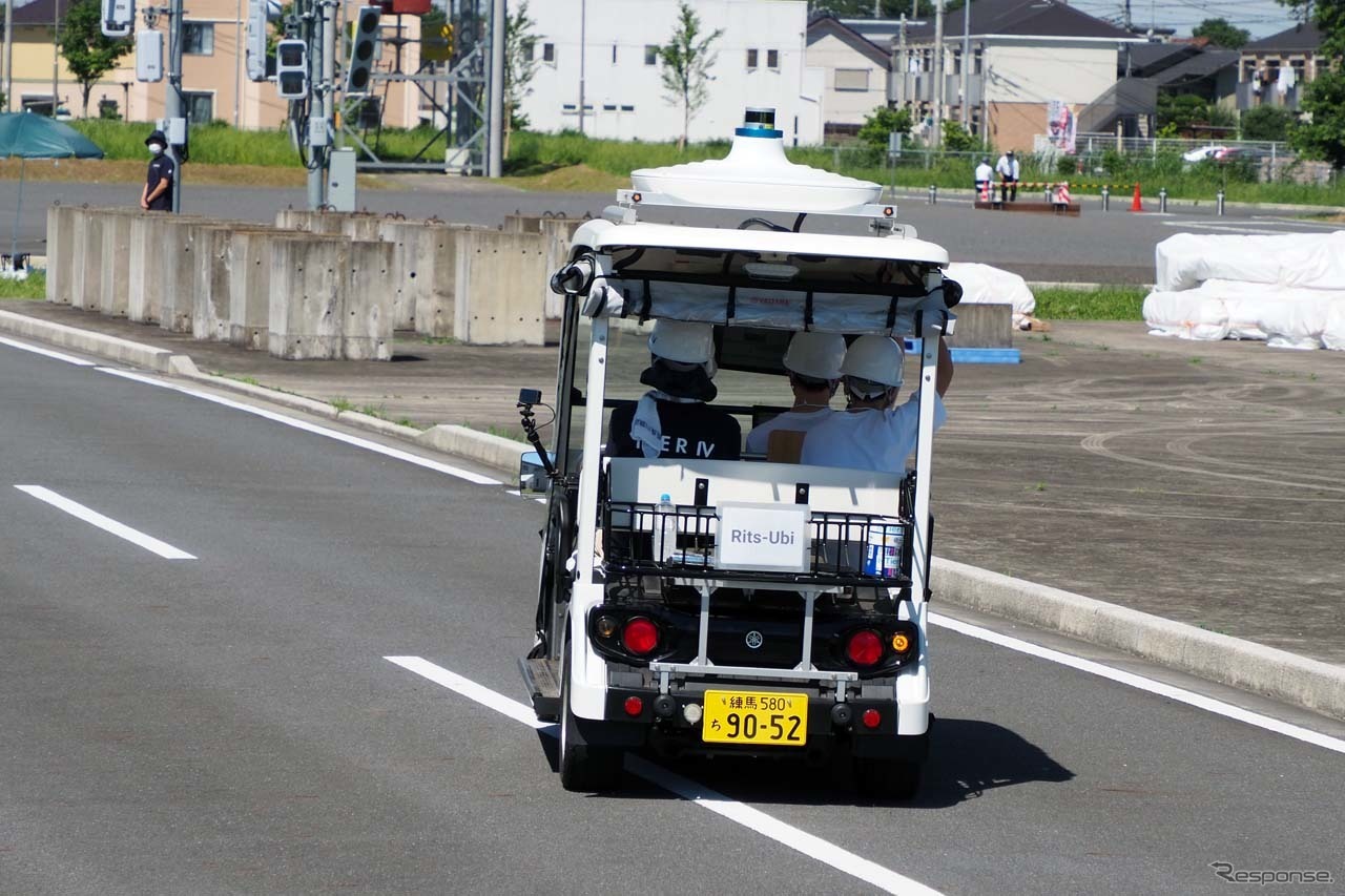 制御がうまくできず、対向車線に出てしまう車両も続出した