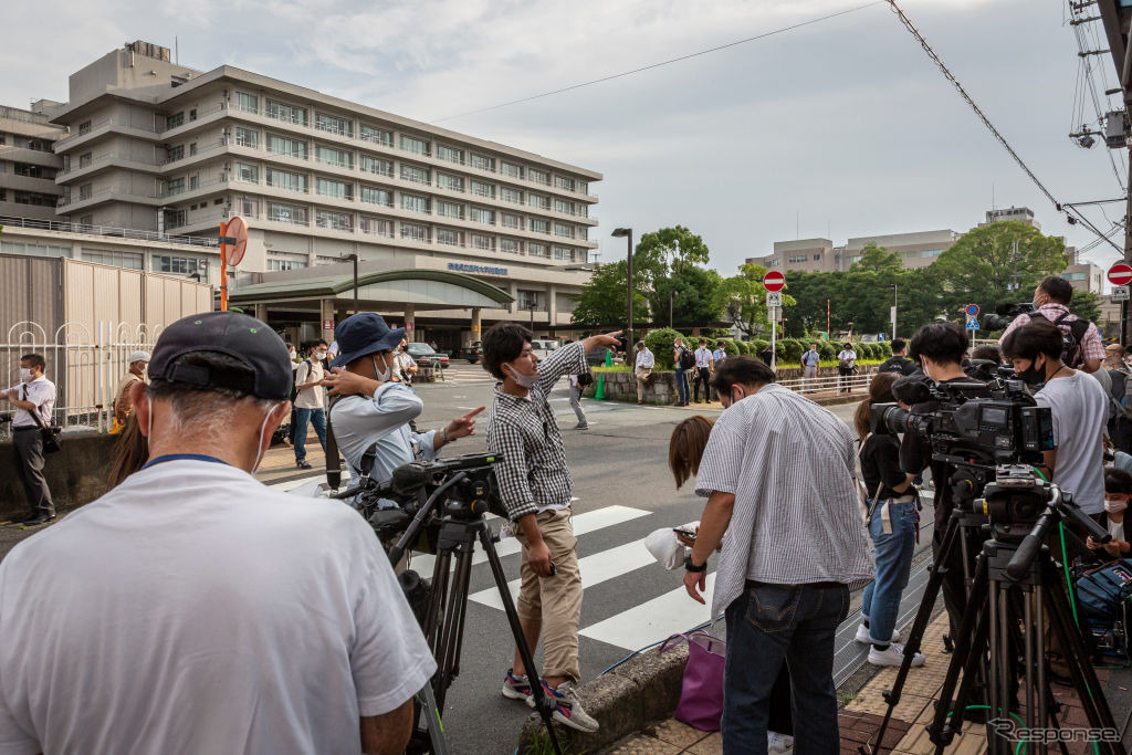 安倍元首相が収容された奈良県立医科大付属病院（7月8日）