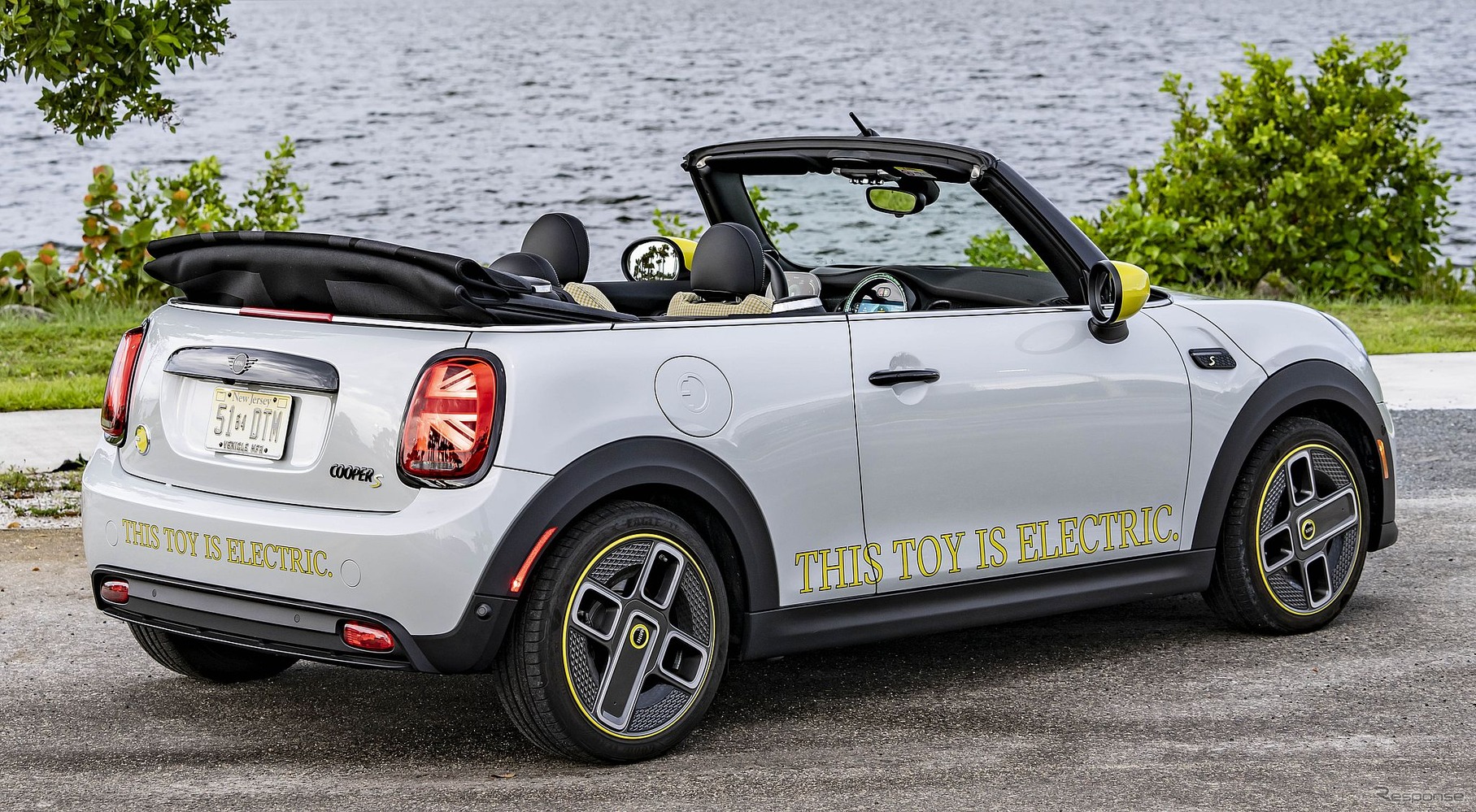 MINI クーパー SE コンバーチブル