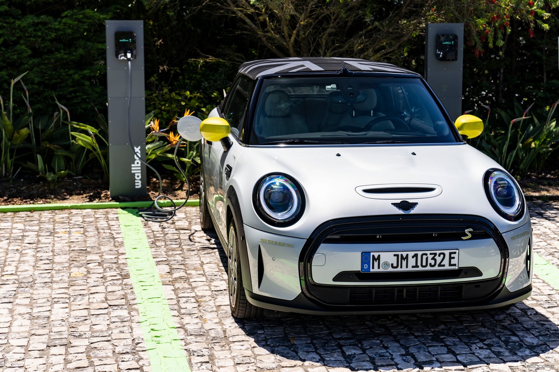 MINI クーパー SE コンバーチブル