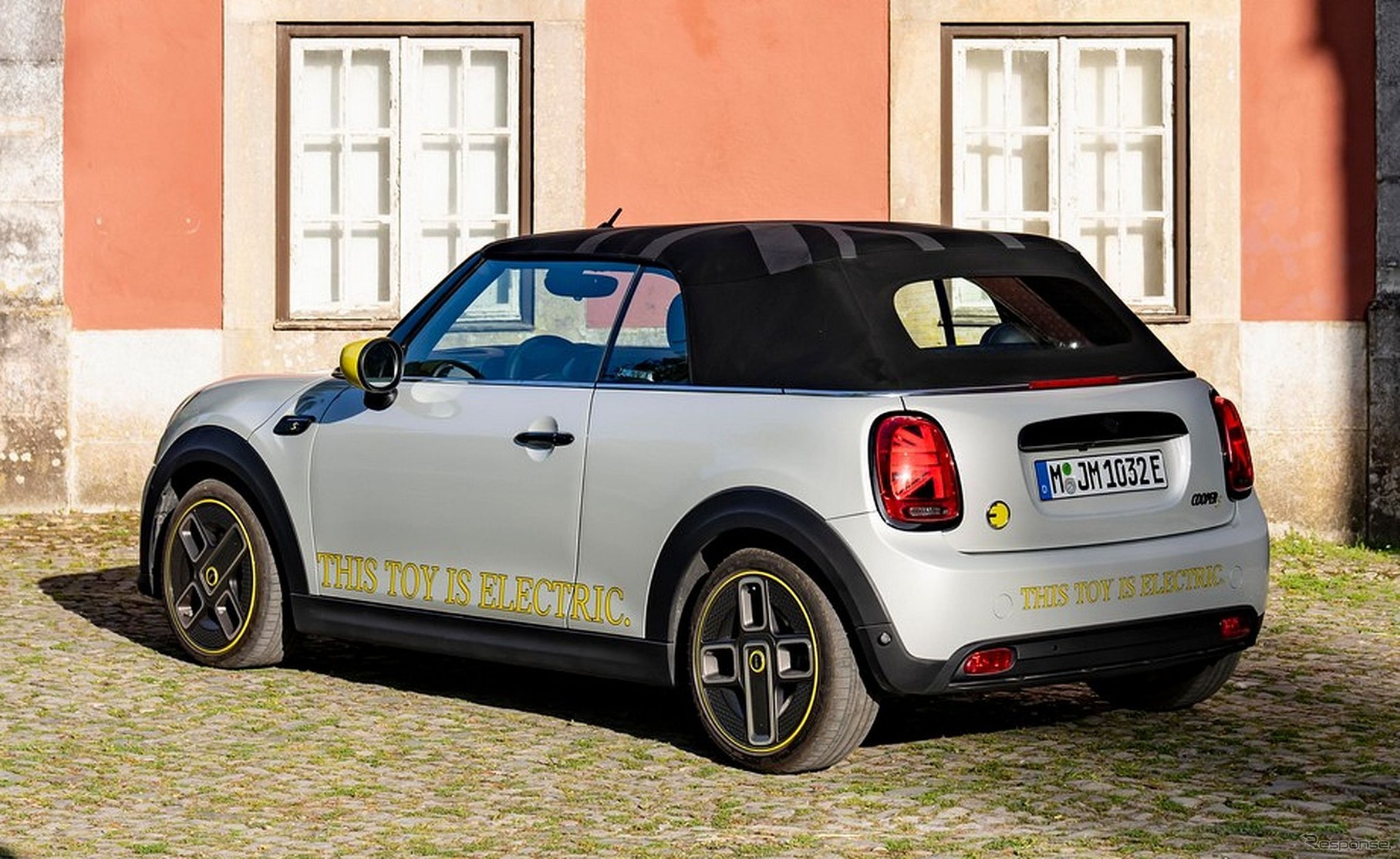 MINI クーパー SE コンバーチブル