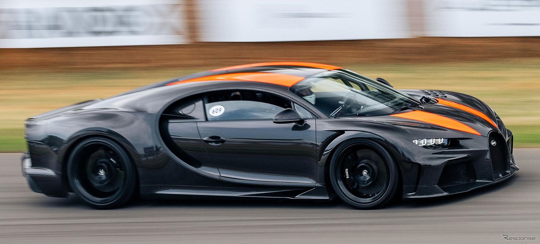ブガッティ・シロン・スーパースポーツ 300＋