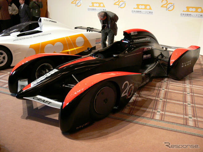 日本自動車レース工業会、新型シャシー「F20」を披露