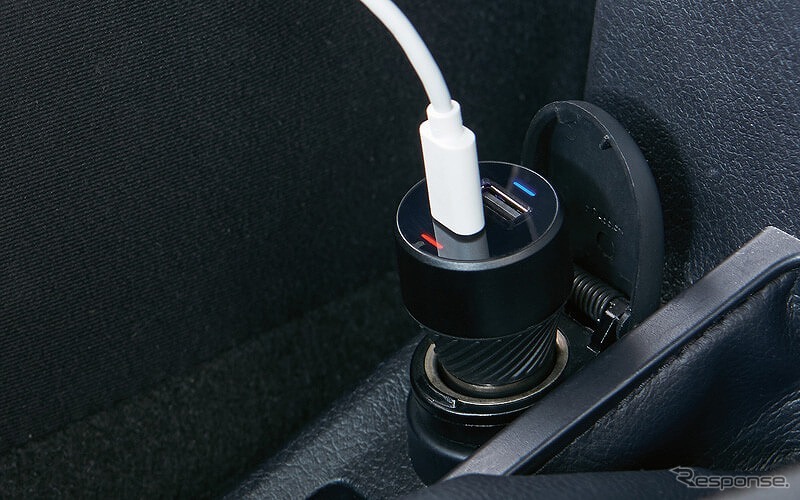 MPA-CCU14BK/15BK 充電状況がわかるLEDを装備