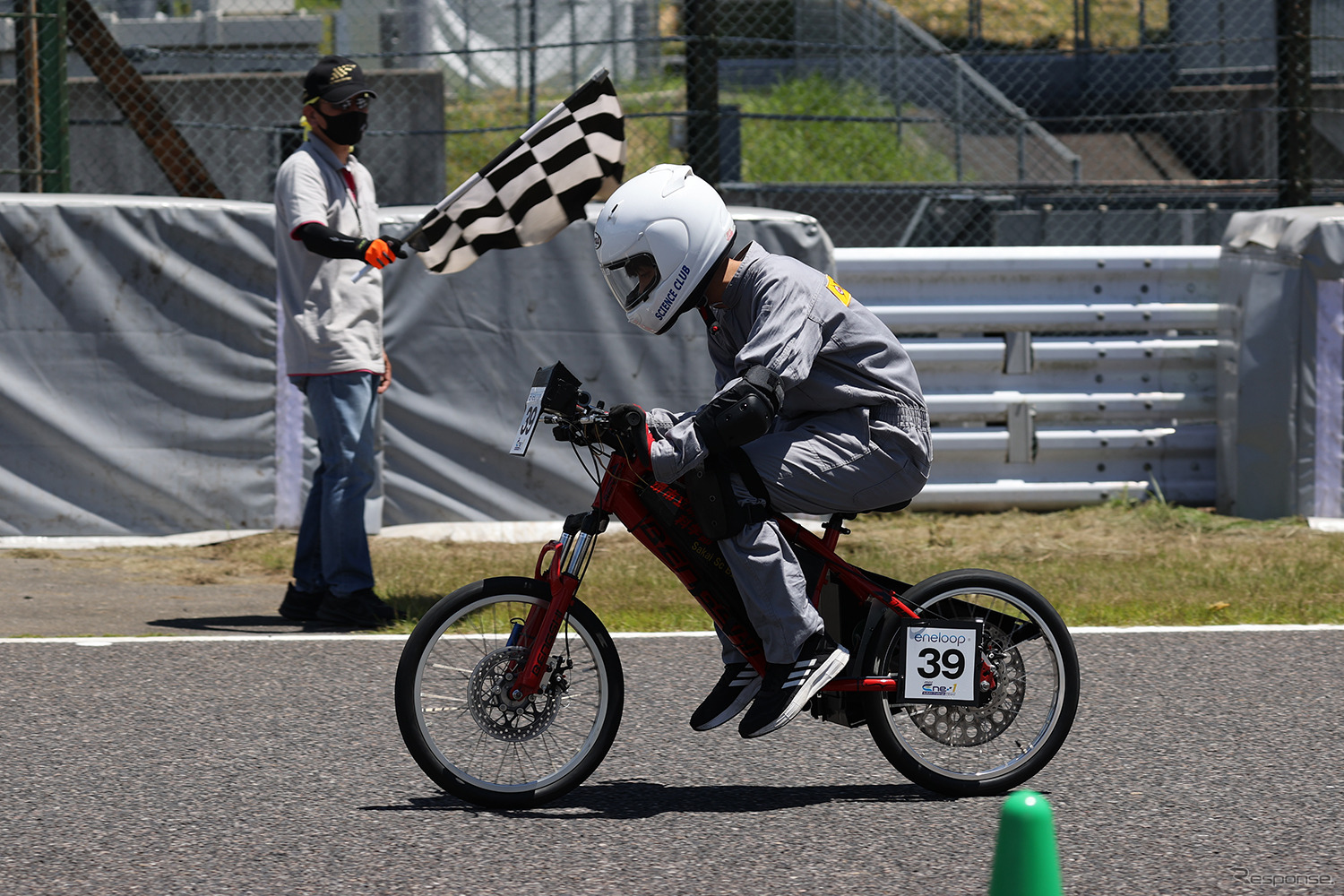 DivNEXT高校生部門2位の堺市立堺高等学校科学部2