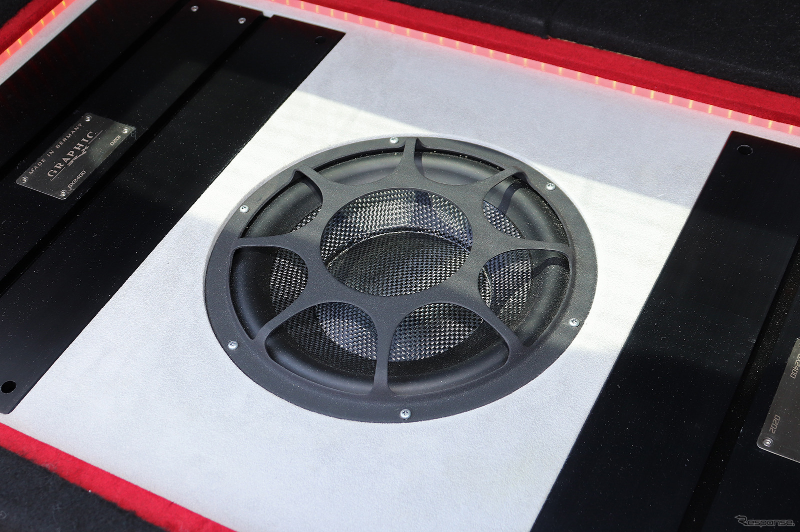「3ウエイ化」が成されたオーディオカーの一例（製作ショップ：ウェイブトゥポート＜鳥取県＞）。