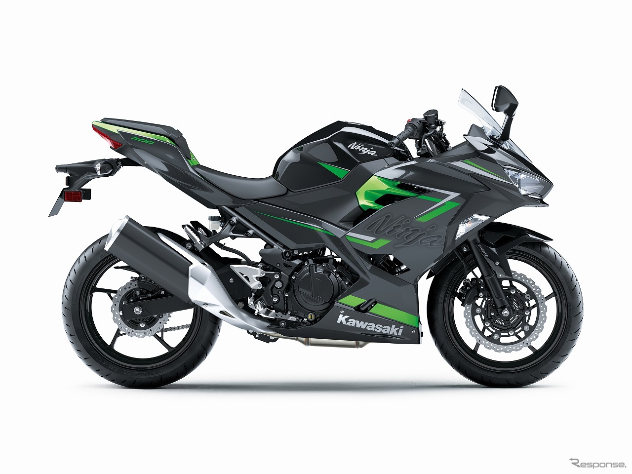 カワサキ Ninja 400（エボニー×メタリックマグネティックダークグレー）