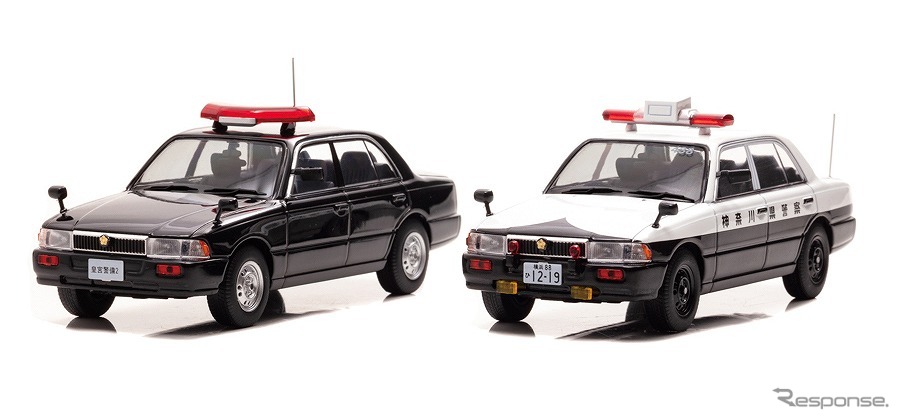 日産 クルー 1995 神奈川県警察交通部交通機動隊車両（右）/日産 クルー 1998 皇宮警察警備車両（左）