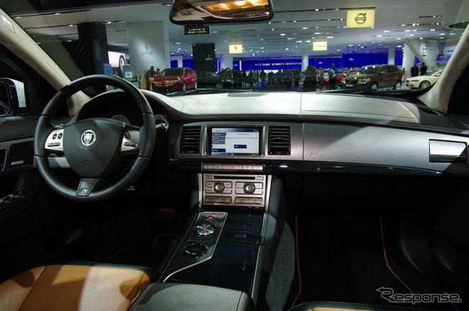 ジャガー XF / XK 2010年型…100％オールニューのエンジン