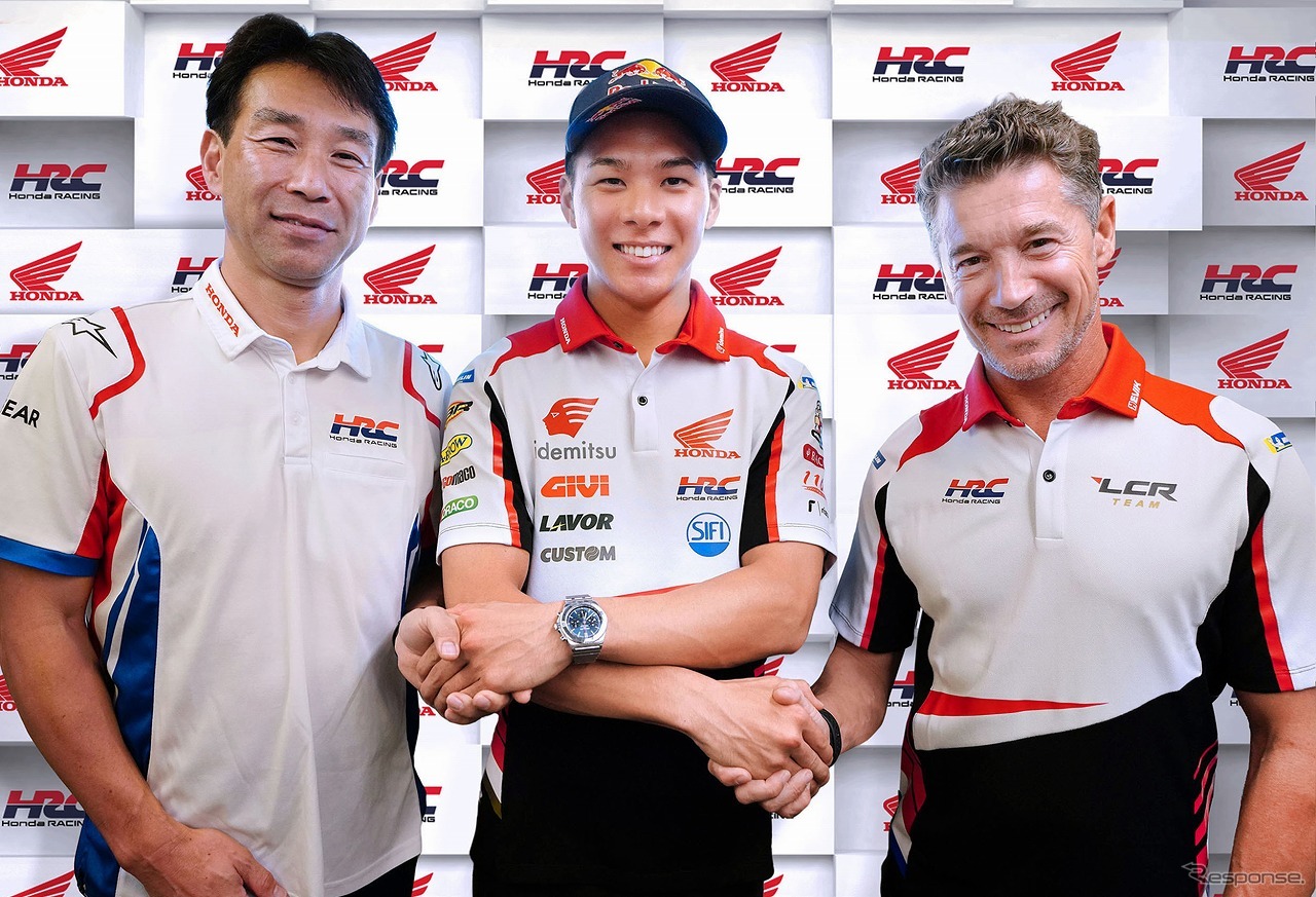 HRCレース運営室 桒田哲宏室長（左）と中上貴晶選手（中）とLCR Hondaチームプリンシパル＆CEOルーチョ・チェッキ