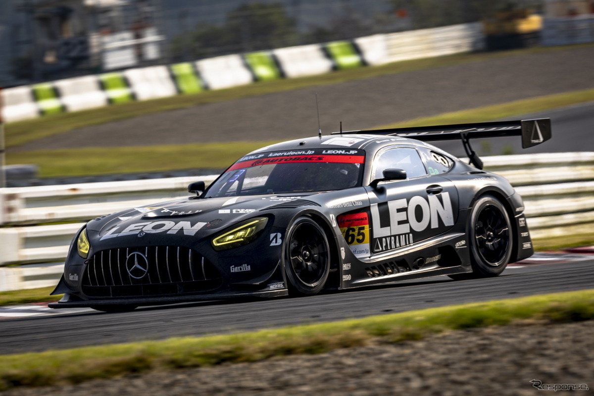 GT300クラス3位の#65 LEON PYRAMID AMG（蒲生尚弥／篠原拓朗）