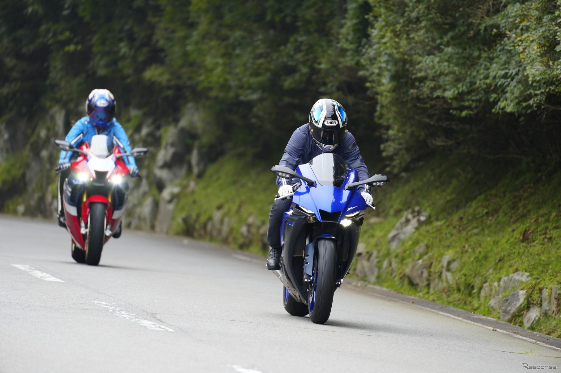 ホンダ CBR1000RR-Rとヤマハ YZF-R1