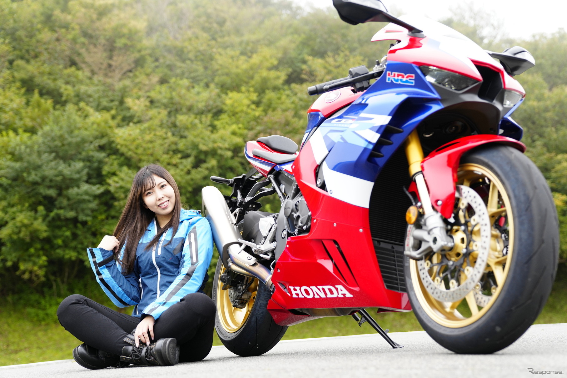 ホンダ CBR1000RR-Rと美音響華氏