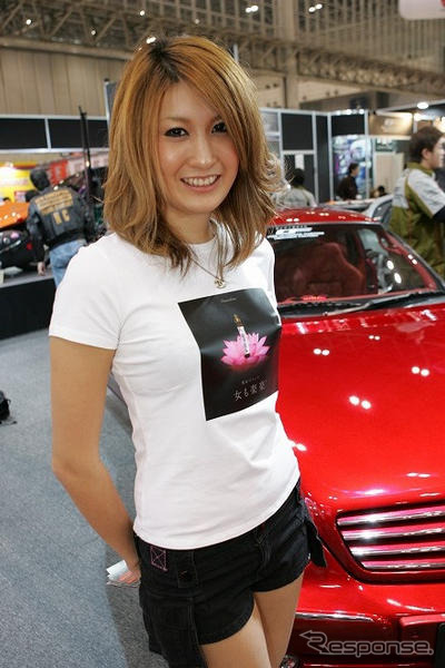 【東京オートサロン09】写真蔵…リュミエリーナ