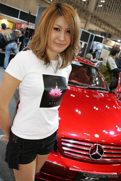 【東京オートサロン09】写真蔵…リュミエリーナ