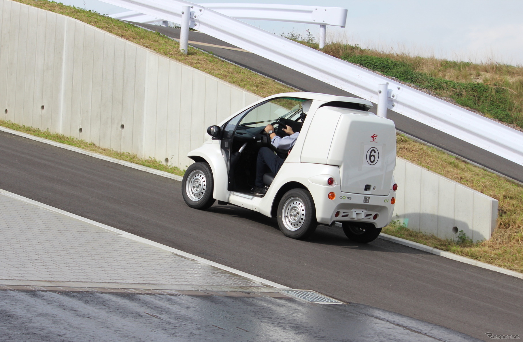 トヨタ車体『コムス』をベースとする「ハイパワー二次電池」評価用試作車