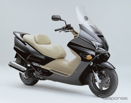 ホンダ、250ccスクーター『フォルツァ』に限定車