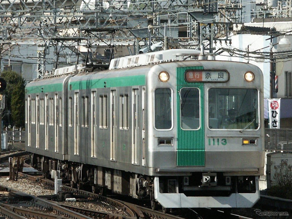京都市営地下鉄烏丸線から乗り入れる近鉄京都線の急行。