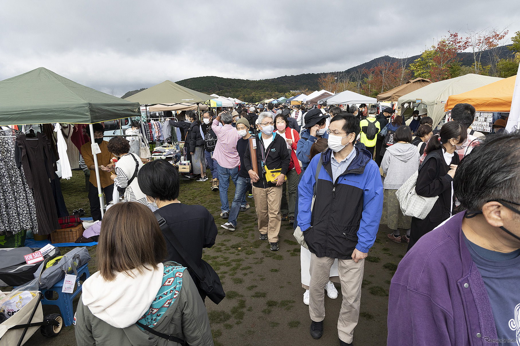 会場内で開かれていたフリーマーケットは大盛況！