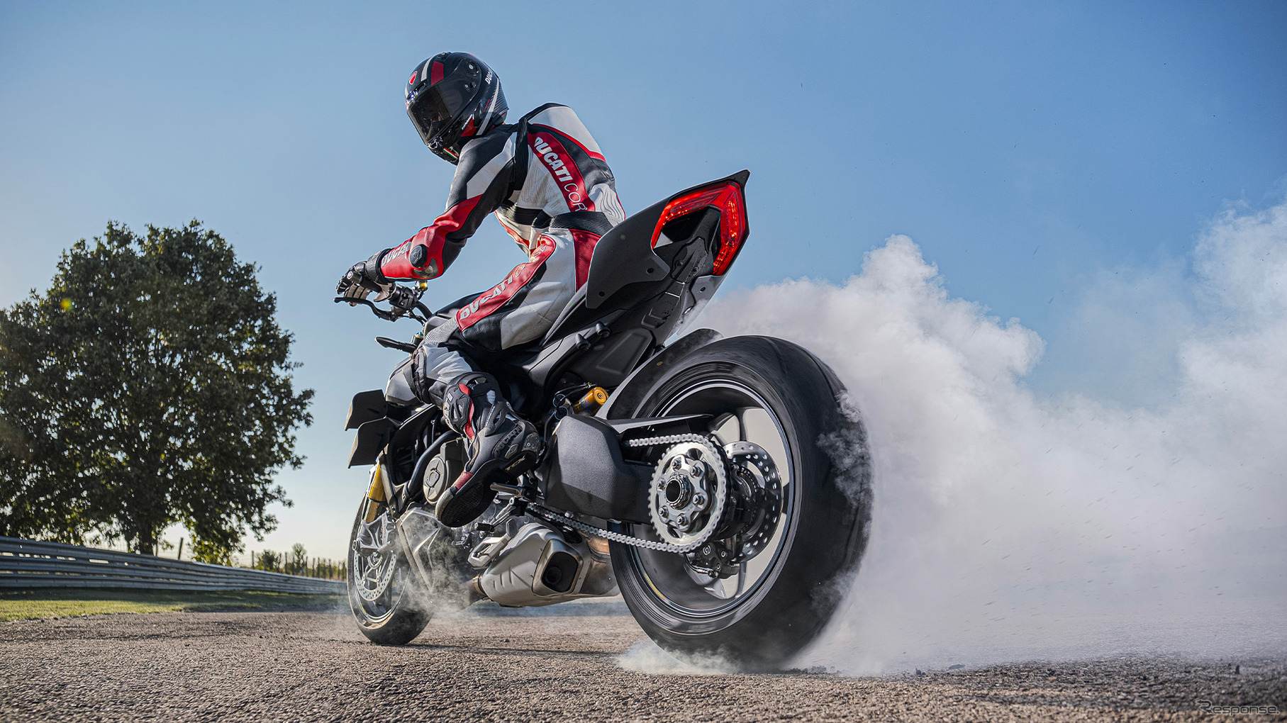 ドゥカティ・ストリートファイター V4 S の2023年モデル