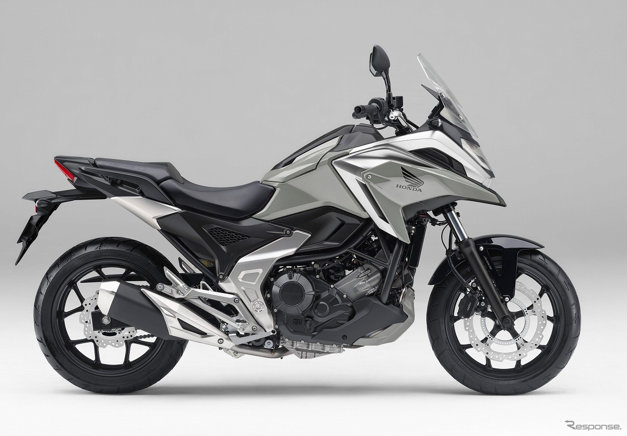 ホンダ NC750X（パールディープマッドグレー）