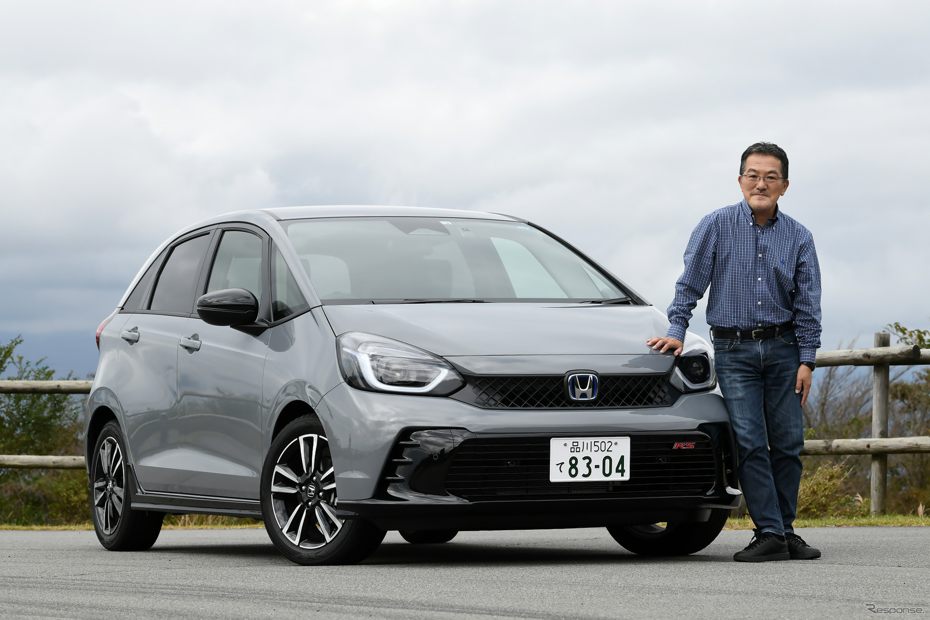 島崎七生人氏とホンダ フィット e:HEV RS